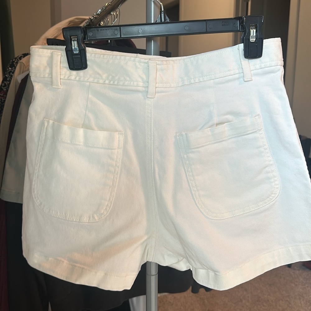 GAP Shorts - Picture 4 of 7